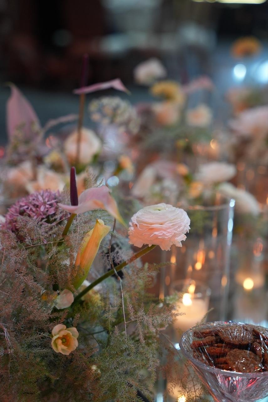 Luxury wedding at Palace Layali in Casablanca — floral installations, candlelight and refined tablescapes, produced by SBAI Events Production