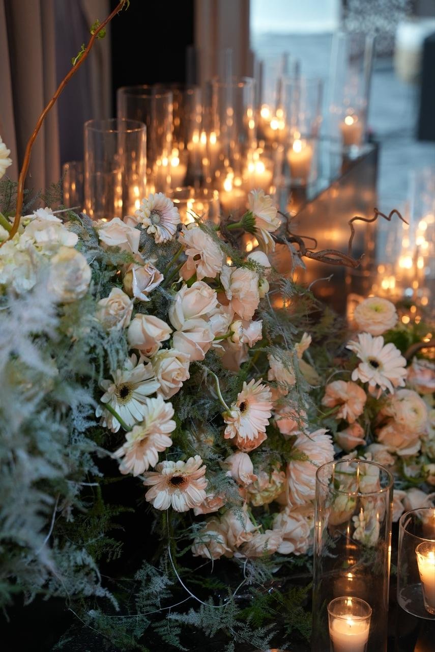 Luxury wedding at Palace Layali in Casablanca — floral installations, candlelight and refined tablescapes, produced by SBAI Events Production